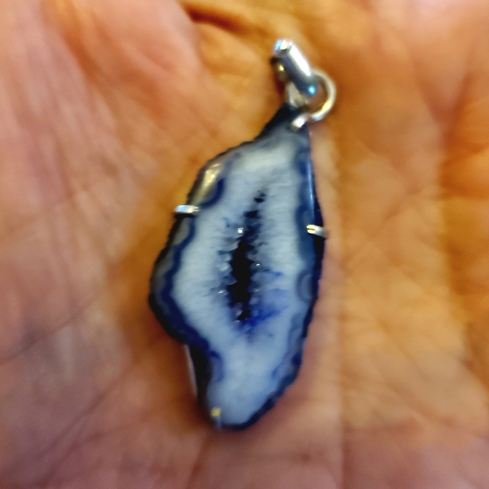 Amethyst Geode Slice pendant - Picture 3 of 5